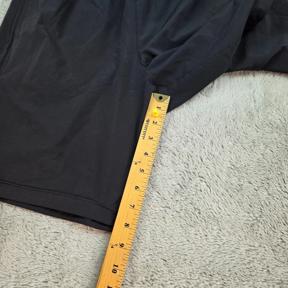 REI Co-op Active Training Shorts Mens M 9 Inseam Pockets Drawstring Black Shorts